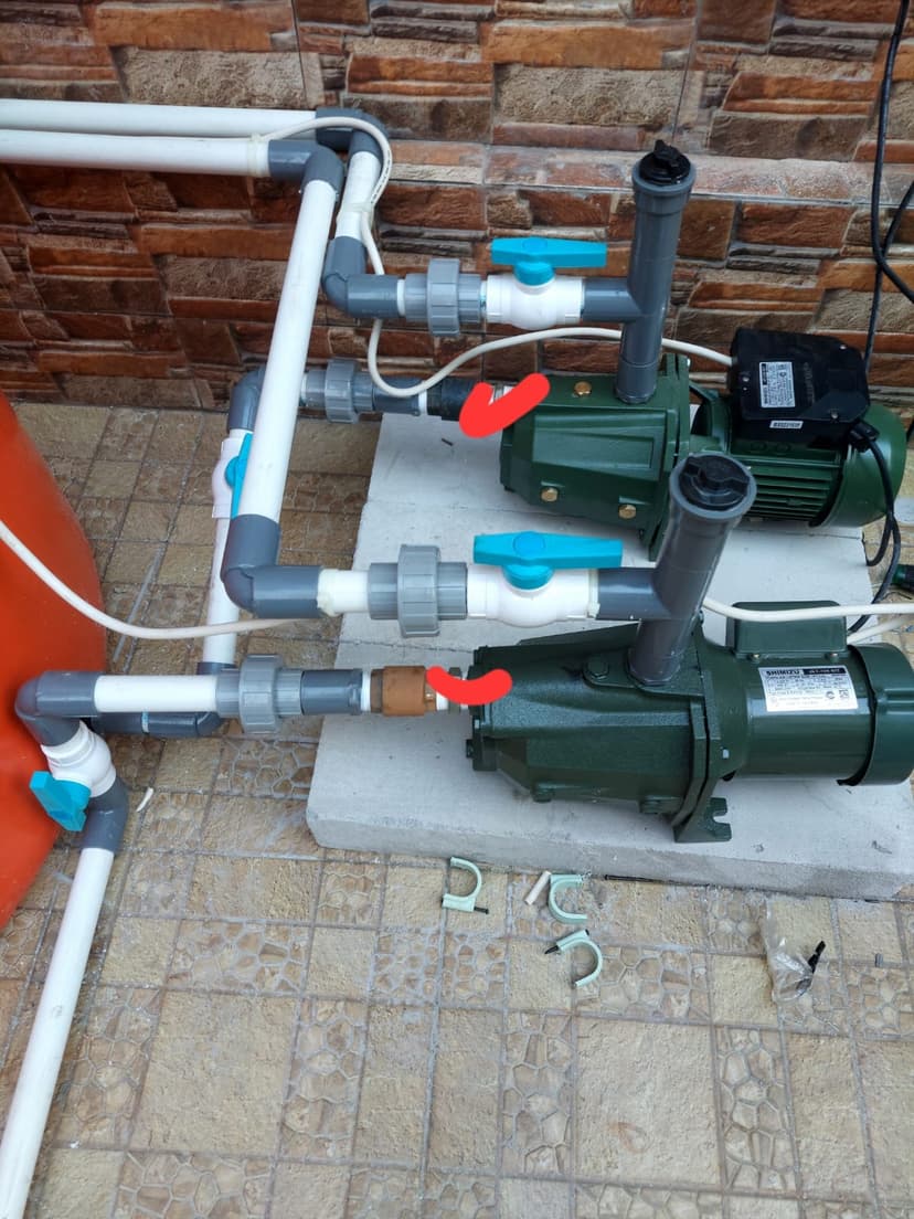 Proyek instalasi air di sebuah perumahan